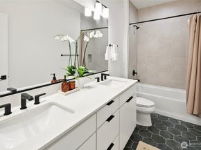 24498 NE 17th Place, Sammamish WA 98074