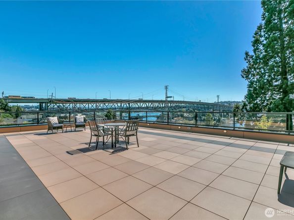 4019 4th Avenue NE B, Seattle WA 98105