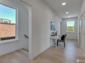 4019 4th Avenue NE B, Seattle WA 98105