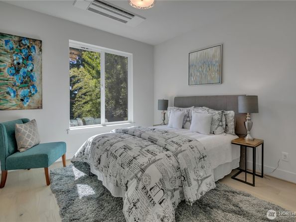 4019 4th Avenue NE B, Seattle WA 98105