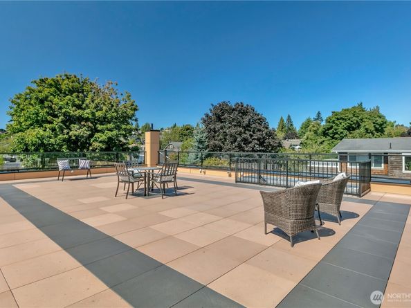 4019 4th Avenue NE B, Seattle WA 98105