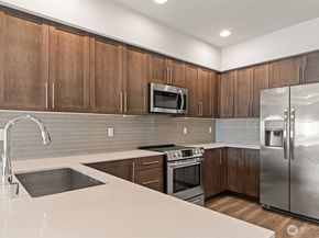 3311 156th Street SW B4, Lynnwood WA 98087