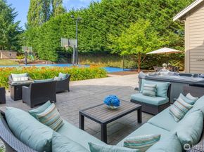 17110 NE 183rd Place, Woodinville WA 98072