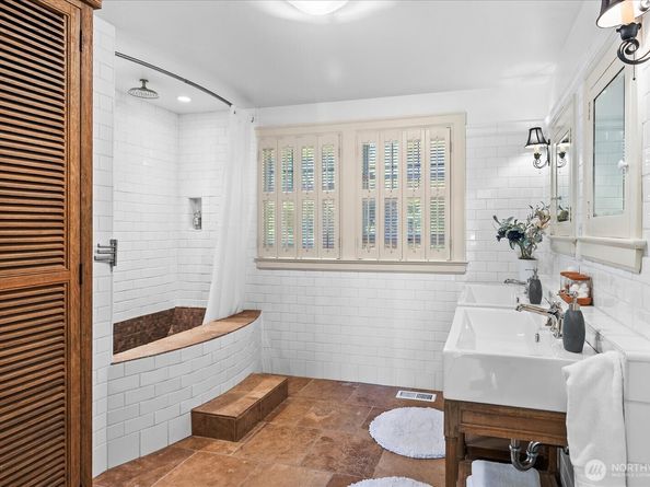 2051 Interlaken Place E, Seattle WA 98112