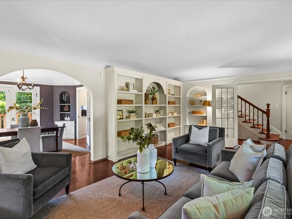 2051 Interlaken Place E, Seattle WA 98112