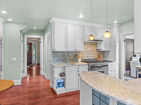 2051 Interlaken Place E, Seattle WA 98112