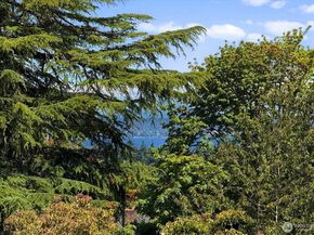 2051 Interlaken Place E, Seattle WA 98112
