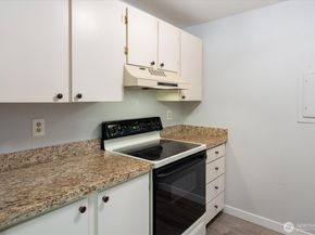 17515 149th Avenue SE E3, Renton WA 98058