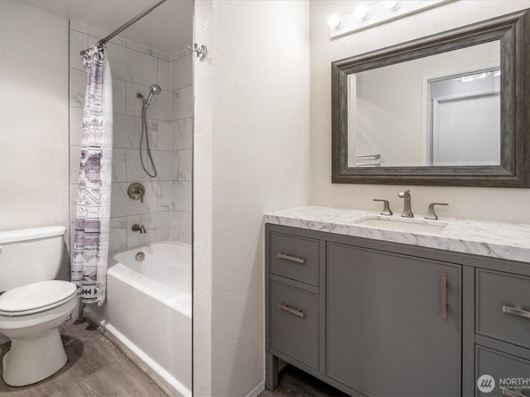 17515 149th Avenue SE E3, Renton WA 98058