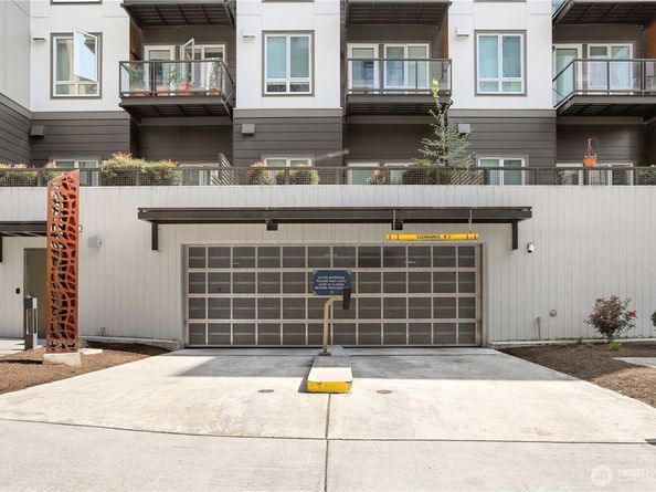 11903 NE 128th Street 204, Kirkland WA 98034