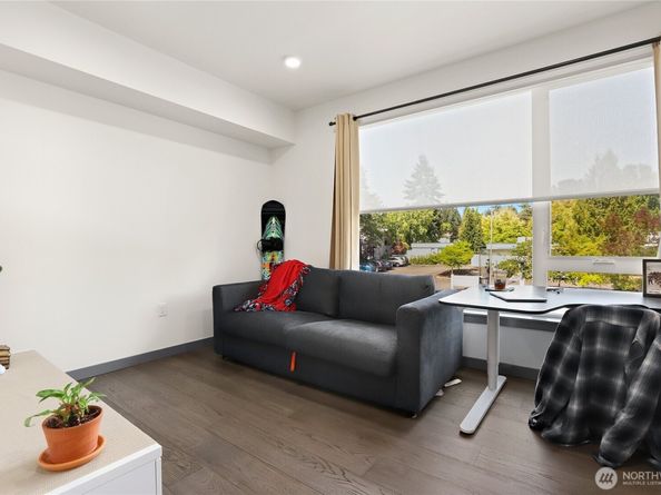 11903 NE 128th Street 204, Kirkland WA 98034