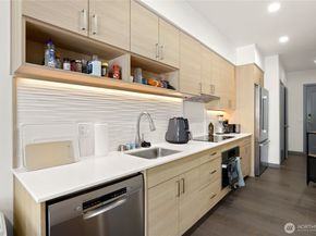 11903 NE 128th Street 204, Kirkland WA 98034