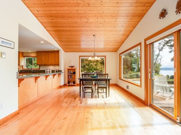 26 Sound Place, Hat Island WA 98206