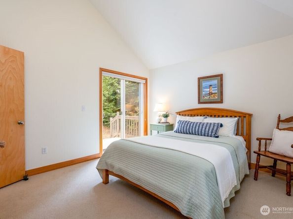 26 Sound Place, Hat Island WA 98206