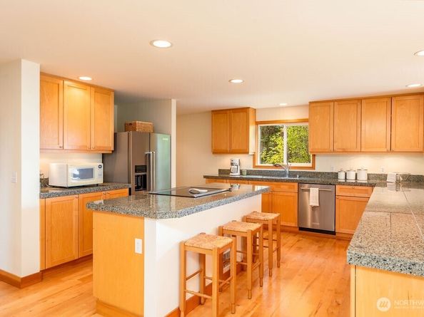 26 Sound Place, Hat Island WA 98206