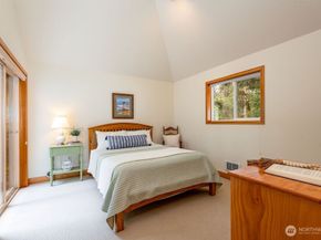 26 Sound Place, Hat Island WA 98206