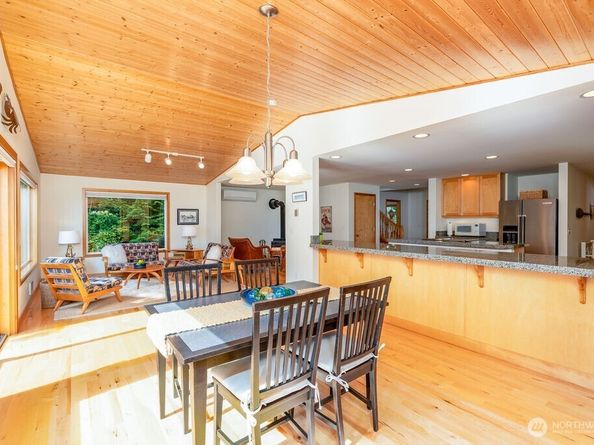 26 Sound Place, Hat Island WA 98206