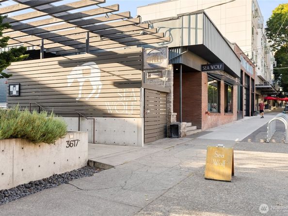 3929 Bridge Way N 101, Seattle WA 98103