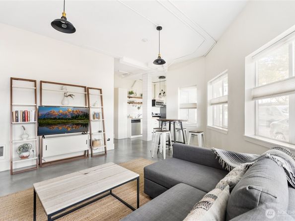 3929 Bridge Way N 101, Seattle WA 98103