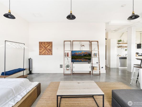 3929 Bridge Way N 101, Seattle WA 98103