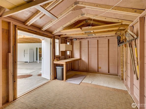75 157th Avenue SE, Bellevue WA 98008