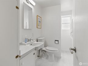 75 157th Avenue SE, Bellevue WA 98008