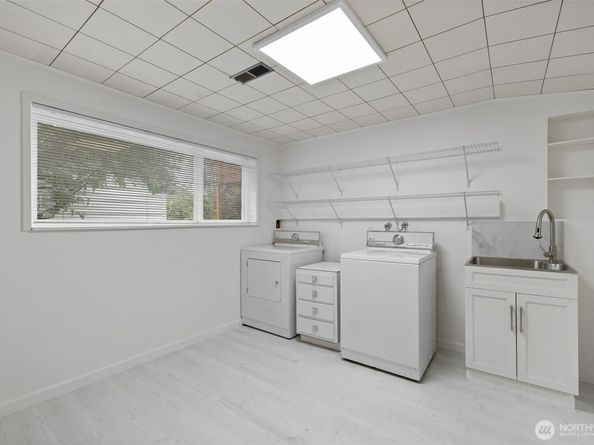 75 157th Avenue SE, Bellevue WA 98008