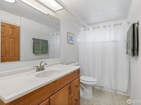 75 157th Avenue SE, Bellevue WA 98008