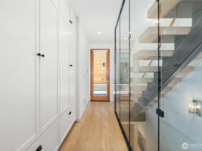 2357 Yale Avenue E B, Seattle WA 98102