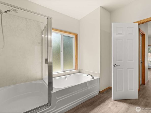 9926 SW 184th Way, Vashon WA 98070