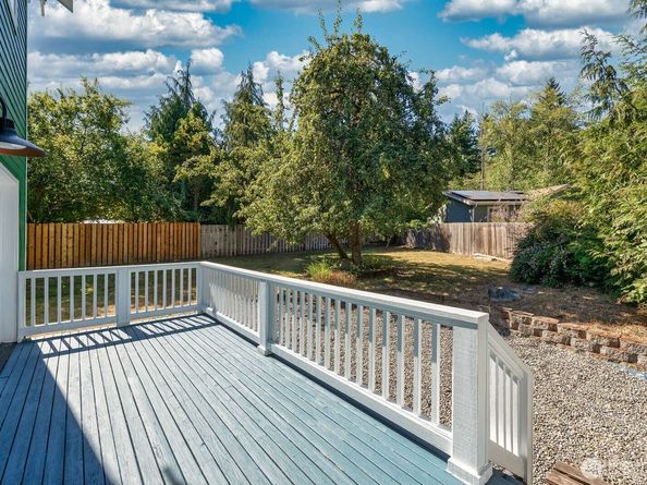 9926 SW 184th Way, Vashon WA 98070