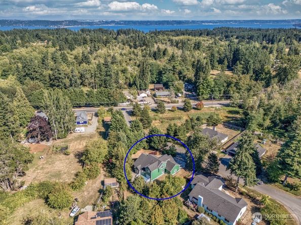 9926 SW 184th Way, Vashon WA 98070