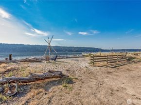 27830 Manzanita Beach Road SW, Vashon WA 98070