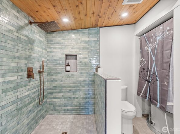 27830 Manzanita Beach Road SW, Vashon WA 98070