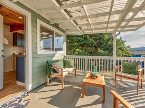 27830 Manzanita Beach Road SW, Vashon WA 98070