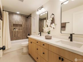 1604 NW 192nd Street, Shoreline WA 98177