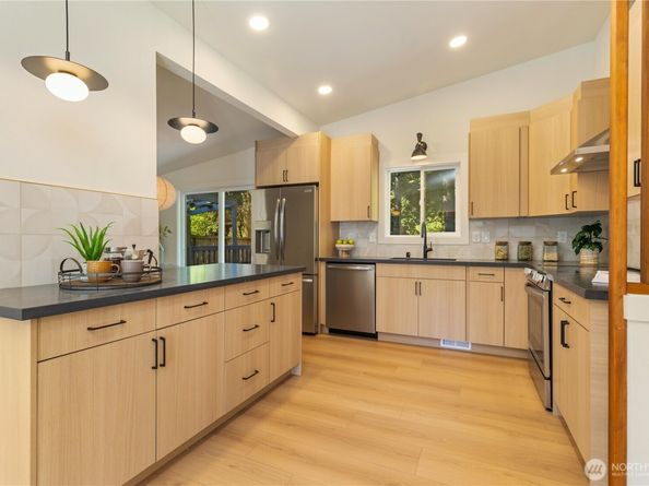 1604 NW 192nd Street, Shoreline WA 98177