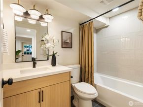 1604 NW 192nd Street, Shoreline WA 98177