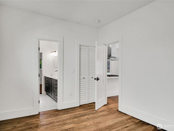 1930 5th Avenue W, Seattle WA 98119