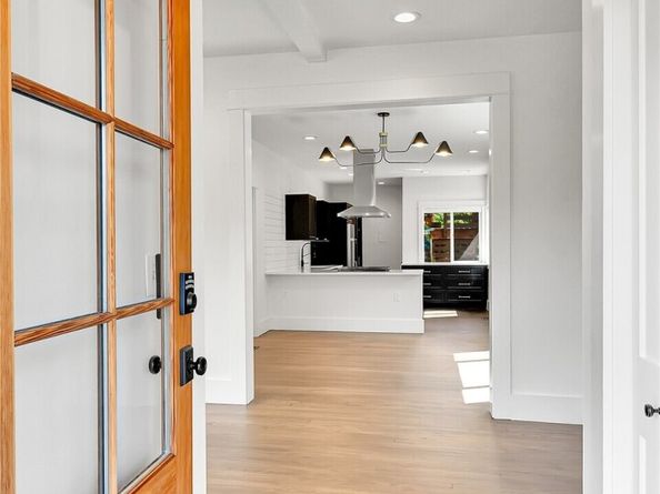 1930 5th Avenue W, Seattle WA 98119