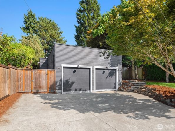 6008 57th Avenue NE, Seattle WA 98115