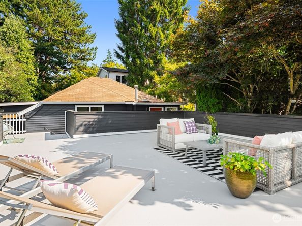 6008 57th Avenue NE, Seattle WA 98115