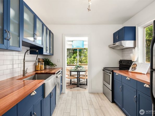 6008 57th Avenue NE, Seattle WA 98115