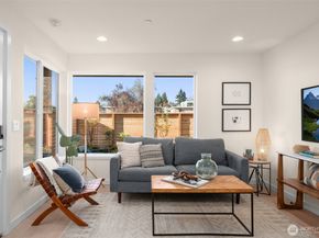 9215 B Densmore Avenue N, Seattle WA 98103