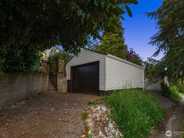 8535 16th Avenue NW, Seattle WA 98117
