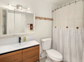 5834 NE 75th Street B202, Seattle WA 98115