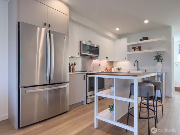 5031 35th Avenue S D, Seattle WA 98118