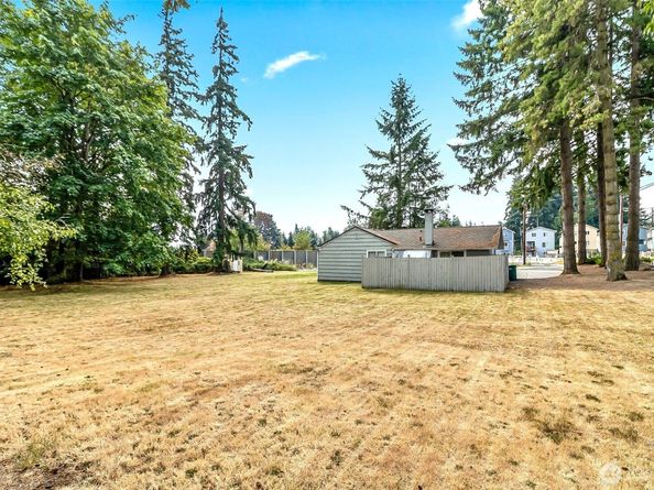 14525 Ash Way, Lynnwood WA 98087