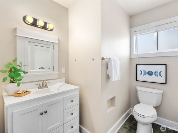 815 S Rose Street A, Seattle WA 98108