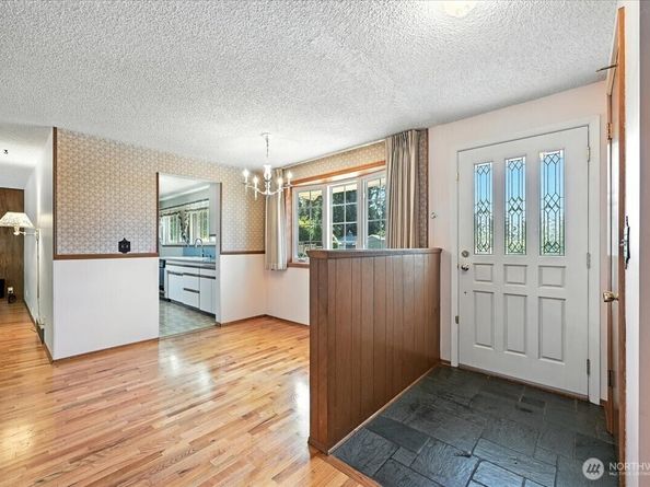 6501 233rd Place SW, Mountlake Terrace WA 98043